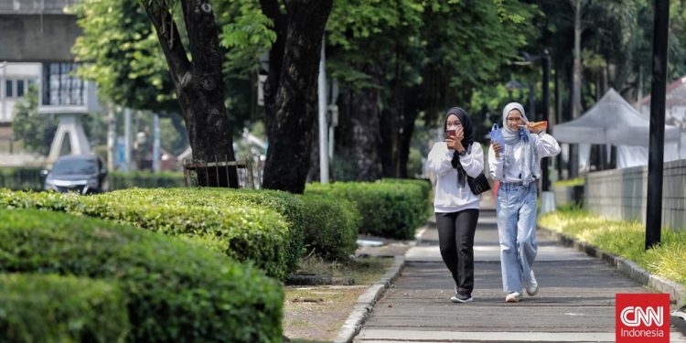 Durasi Olahraga Jalan Kaki yang Tepat untuk Mengatasi Perut Buncit