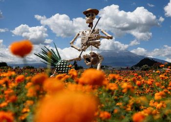 Tengkorak Raksasa Memperindah Perayaan Hari Orang Mati di Meksiko