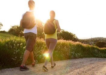 8 Cara Jalan Kaki Efektif untuk Membakar Lemak dan Menyehatkan Jantung