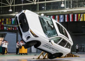 Eksperimen Membuat Mobil Baru dengan Bantuan AI