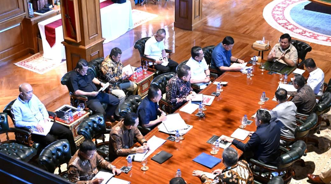 Rapat Terbatas Prabowo di Hambalang, Bahas Kawasan Ilegal Sulit Dijangkau Aparat