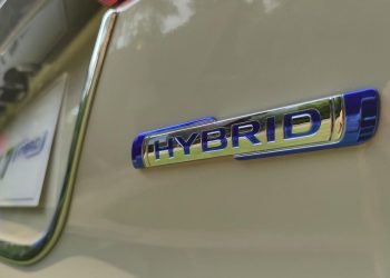 Mobil Listrik atau Hybrid, Mana yang Mendapatkan Insentif Lebih Banyak?