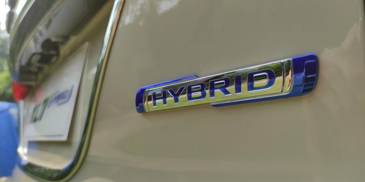 Mobil Listrik atau Hybrid, Mana yang Mendapatkan Insentif Lebih Banyak?