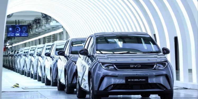 Ekspor Mobil Listrik dari China Meningkat Hampir Dua Kali Lipat