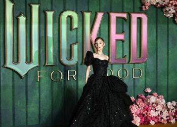 Kisah Haru di Balik Gaun 1952 yang Mengharukan bagi Ariana Grande dan Penata Gayanya