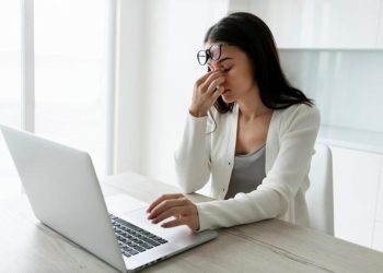 6 Kebiasaan yang Menguras Energi, Termasuk Menunda dan Multitasking