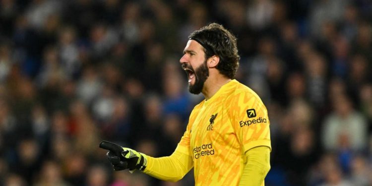 Kiper Utama Siap Kembali di Anfield Akhir Pekan Ini