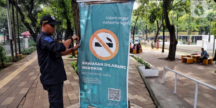Raperda KTR Larang Penjualan Rokok, Pakar Peringatkan Dampak Sosial Ekonomi