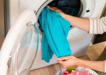 Bahaya Baju Baru yang Belum Dicuci untuk Kulit yang Tak Boleh Diabaikan