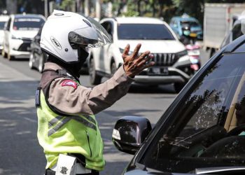 Pelanggar Lalu Lintas Operasi Zebra Jaya 2025 di Jaktim Melawan Arus