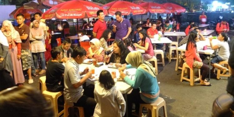 21 Tempat Makan Enak di Jalan Riau Bandung Terbaru 2025 Yang Wajib Dicoba Saat Liburan