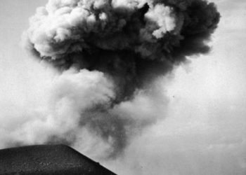 Letusan Gunung Semeru Sebabkan 709 Tewas dan Ribuan Rumah Rusak