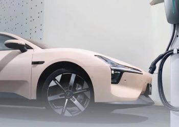 Pemilik Kendaraan Listrik Kini Bisa Berbagi Stasiun Pengisian Daya Rumah