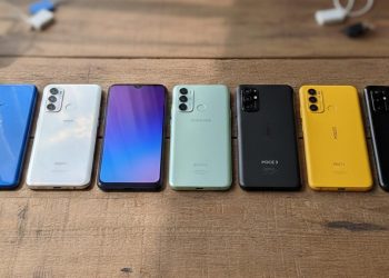 Layar Lebar dan Daya Tahan Baterai yang Lama