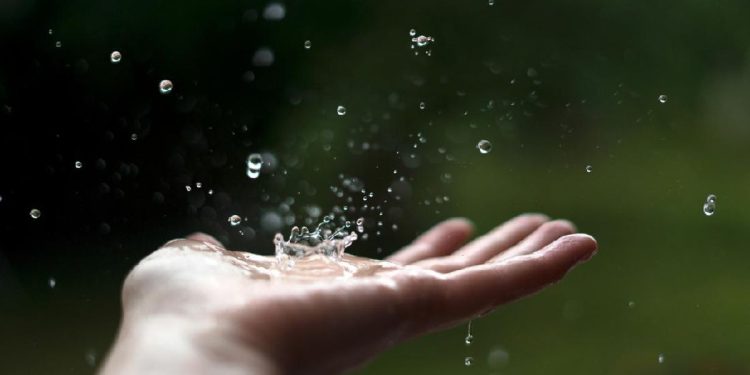 Hujan Bisa Menyebabkan Sakit Kepala? Berikut Penjelasannya