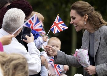 6 Inspirasi Gaya Kantor yang Bisa Ditiru dari Kate Middleton