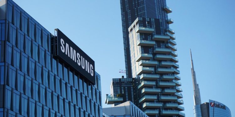 Pembaruan Sistem Google Play di Galaxy Mandek, Samsung akhirnya Berikan Pernyataan