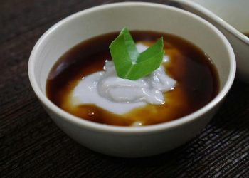 Cara Membuat Bubur Sumsum Lembut Tanpa Bau Tepung yang Meleleh di Mulut