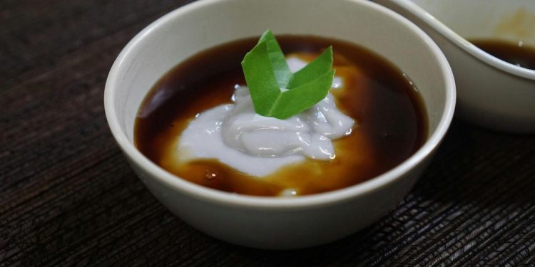 Cara Membuat Bubur Sumsum Lembut Tanpa Bau Tepung yang Meleleh di Mulut