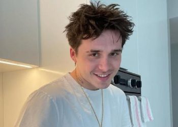 Buku Foto Brooklyn Beckham Terjual di Situs Barang Bekas, Harga Naik hingga 1600 Persen