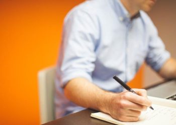 Studi Menunjukkan Sering Duduk Dapat Meningkatkan Risiko Penyakit Jantung