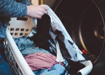 7 Cara Mengatasi Cucian yang Sulit Kering Saat Musim Hujan