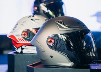 NJS NEOZ XV Tersedia dengan Pilihan Visor Tunggal dan Ganda