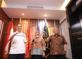 Jatim Dapat Penghargaan Pelayanan Publik Terbaik Nasional, Gubernur Tegaskan Komitmen Pemprov
